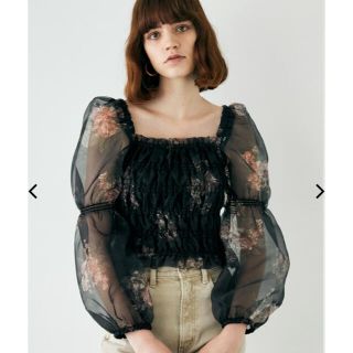 マウジー(moussy)の今期moussy SHEER SHIRRING FLOWER ブラウス♡ブラック(シャツ/ブラウス(長袖/七分))