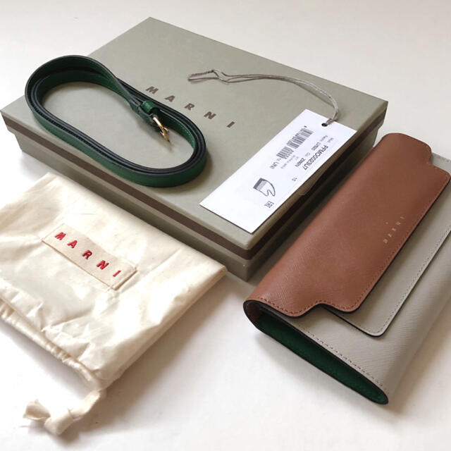 Marni(マルニ)の新品 MARNI マルニ ショルダーウォレット ショルダーバッグ 長財布 お財布 レディースのファッション小物(財布)の商品写真