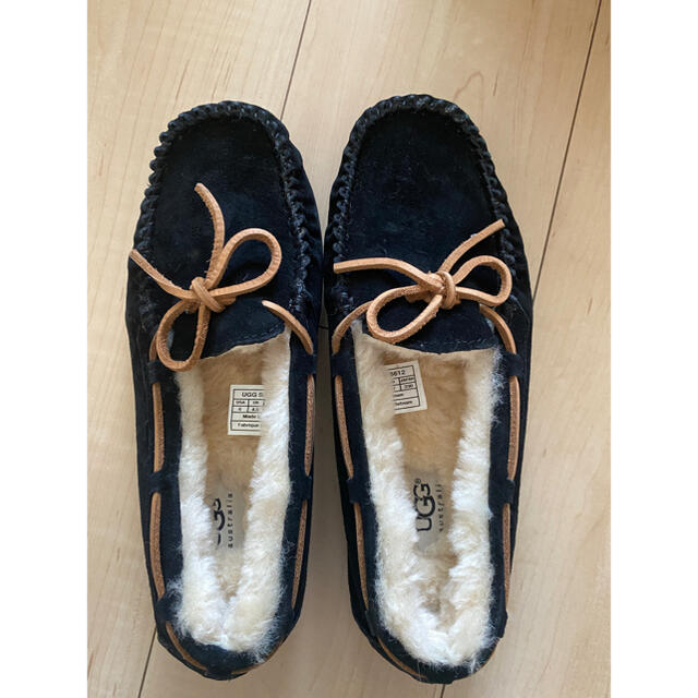 値下げしました！！UGG DAKOTA 23cn