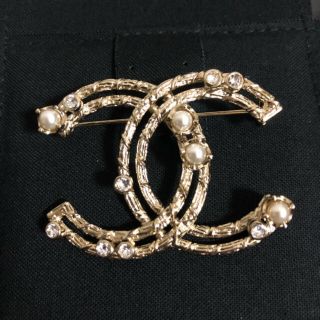 シャネル(CHANEL)のCHANELシャネル美品ブローチ(ブローチ/コサージュ)