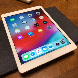 アイパッド(iPad)の美品 Apple iPad Air 16GB Wi-Fiモデル ホワイト 動作品(タブレット)