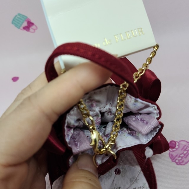 Maison de FLEUR(メゾンドフルール)の新品タグ付き♡メゾンドフルール♡ミニダブルリボントートチャーム♡ハローキティ♡ エンタメ/ホビーのおもちゃ/ぬいぐるみ(キャラクターグッズ)の商品写真