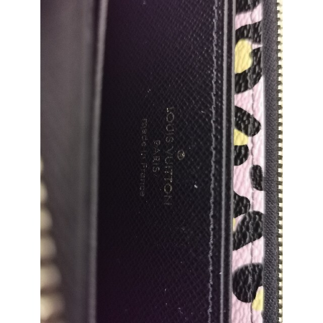 LOUIS VUITTON(ルイヴィトン)のルイ・ヴィトンM80683 ワイルド・アット・ハートジッピー・ウォレット レディースのファッション小物(財布)の商品写真