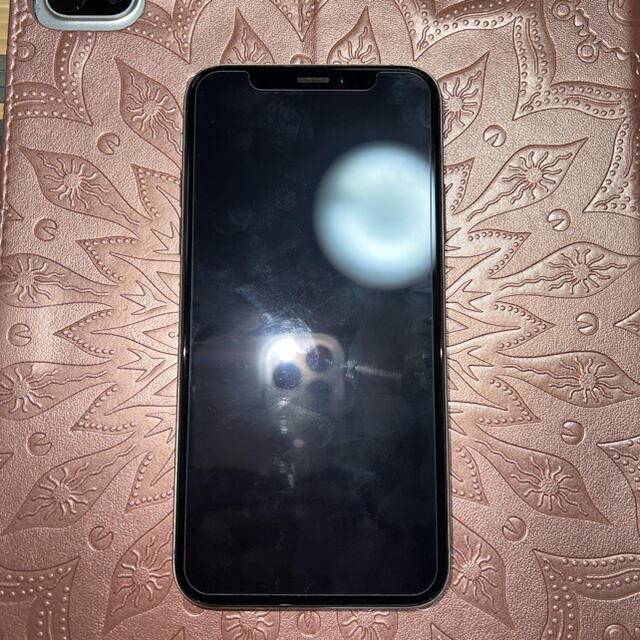 iPhone(アイフォーン)のiPhone Xs Silver 256 GB Softbank スマホ/家電/カメラのスマートフォン/携帯電話(スマートフォン本体)の商品写真