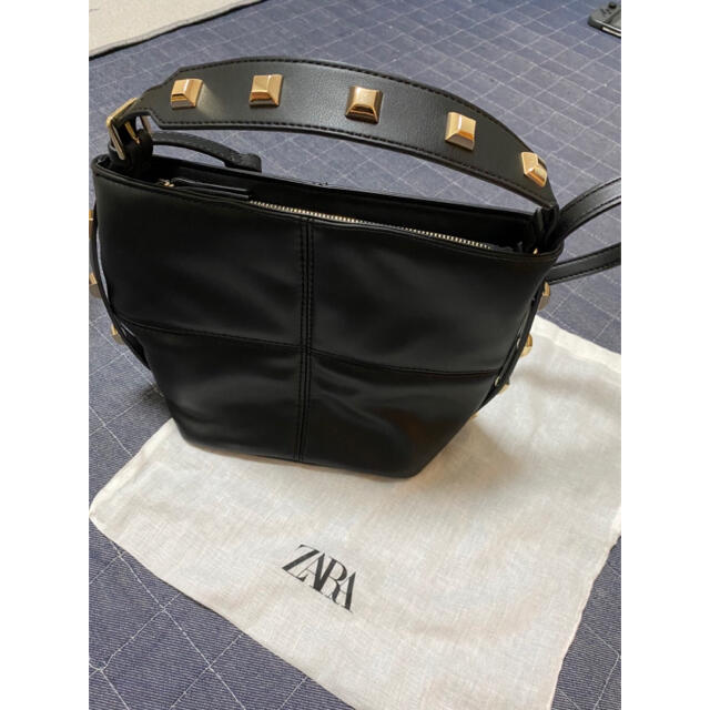ZARA(ザラ)のZARA  ショルダーバッグ　バケットバッグ レディースのバッグ(ショルダーバッグ)の商品写真