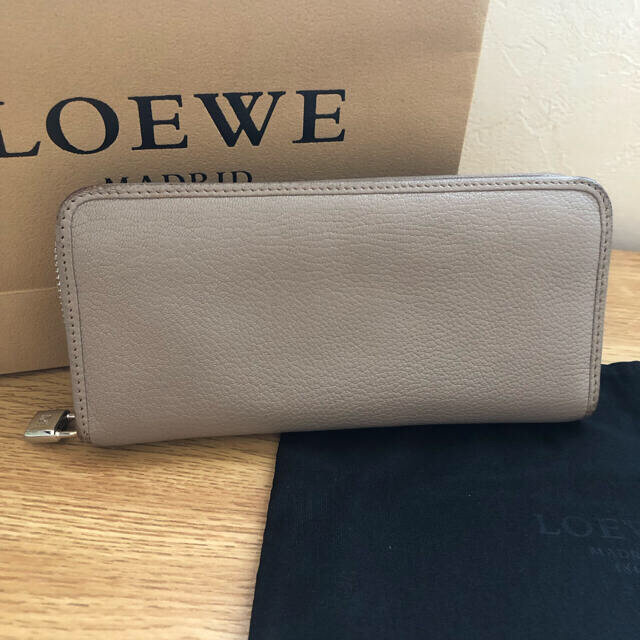 LOEWE(ロエベ)のロエベ 長財布 ラウンドファスナー アナグラム レディースのファッション小物(財布)の商品写真