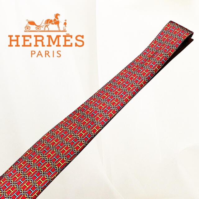 Hermes(エルメス)の高級 フランス製 HERMES エルメス Hマーク 総柄 レッド 高級シルク メンズのファッション小物(ネクタイ)の商品写真