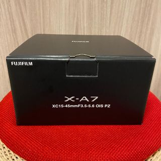 フジフイルム(富士フイルム)のミラーレス一眼カメラ X-A7LK-S レンズキット　FUJIFILM 新品同様(ミラーレス一眼)