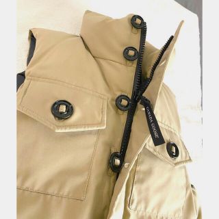 カナダグース(CANADA GOOSE)のカナダグース CANADAGOOSE モントリオール Sサイズ TAN色ベスト(ダウンベスト)