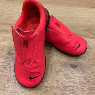 ナイキ(NIKE)のNIKE キッズ　フットサル　サッカー　トレーニングシューズ（16センチ）(シューズ)