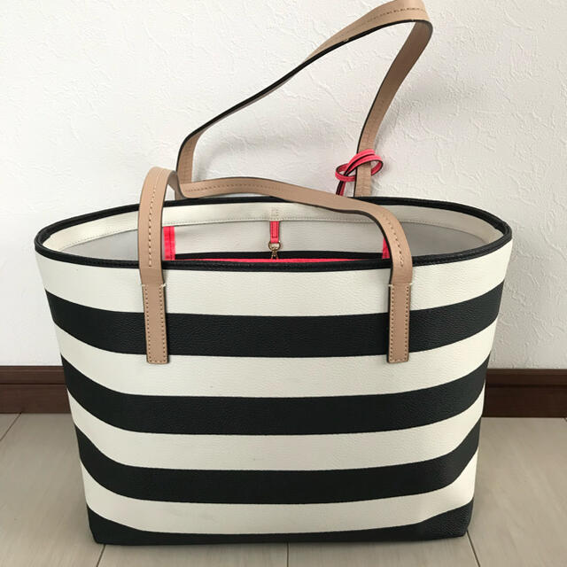 kate spade new york(ケイトスペードニューヨーク)のKate spade ボーダー　トートバッグ レディースのバッグ(トートバッグ)の商品写真