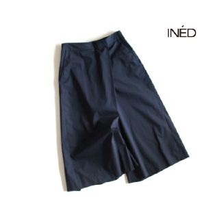 イネド(INED)のイネド INED■ガウチョパンツ ワイド ラップ風 ネイビー(カジュアルパンツ)