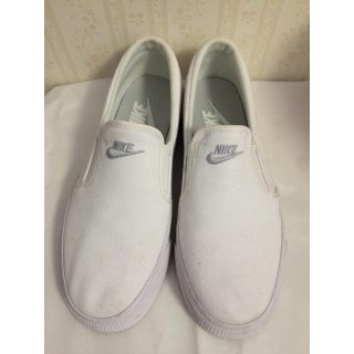 ナイキ(NIKE)のNIKE ホワイト スニーカースリッポン(スニーカー)