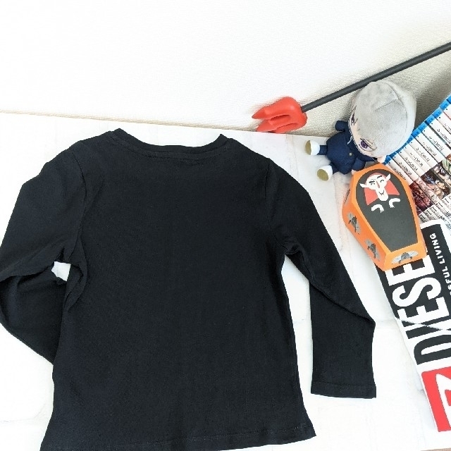 H&M(エイチアンドエム)のH&M キッズ　ハロウィントップス　105ｾﾝﾁ キッズ/ベビー/マタニティのキッズ服男の子用(90cm~)(Tシャツ/カットソー)の商品写真