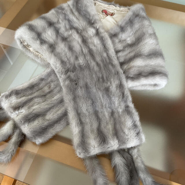 毛皮　ショール　ストール レディースのジャケット/アウター(毛皮/ファーコート)の商品写真