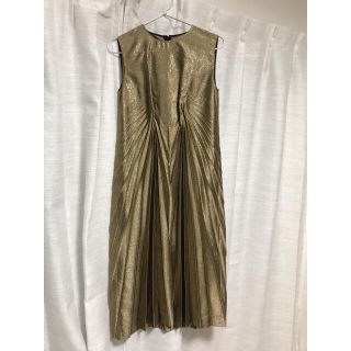 マルタンマルジェラ(Maison Martin Margiela)の【Maison Margiela】ゴールドプリーツドレス(ミディアムドレス)