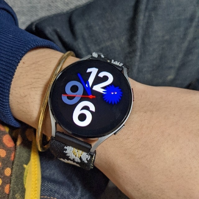 Galaxy(ギャラクシー)のgalaxy watch 4 44mm 海外版　シルバー メンズの時計(腕時計(デジタル))の商品写真