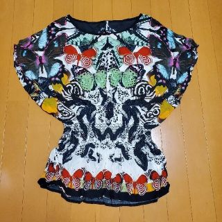 デシグアル(DESIGUAL)の美品　desigual　バタフライ柄チュニック(チュニック)