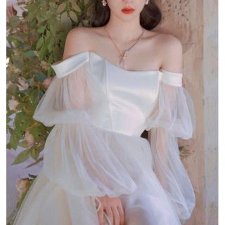 可愛いオフショルダー Aライン ウェディングドレス会旅行撮影ドレスF221(ウェディングドレス)