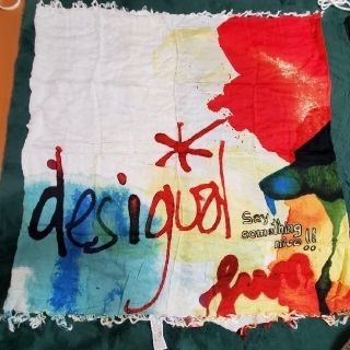 デシグアル(DESIGUAL)の新品未使用　desigual　カラフル大判ストール(ストール/パシュミナ)