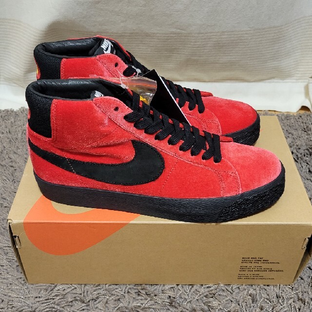 NIKE SB ZOOM BLAZER MID ISO