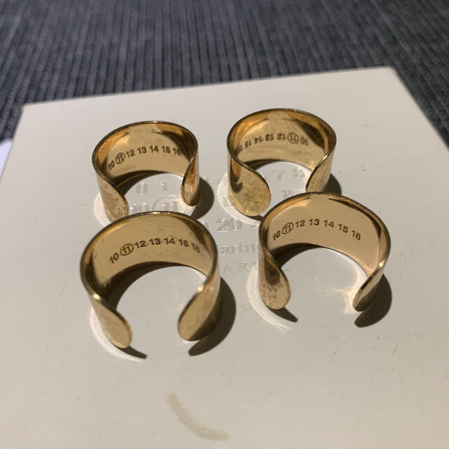 Maison Martin Margiela(マルタンマルジェラ)のMaison Margiela 4連リング GOLD メンズのアクセサリー(リング(指輪))の商品写真