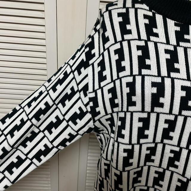 FENDI(フェンディ)のFENDI◆FFロゴニットセーター◆バイカラー◆フェンディ メンズのトップス(ニット/セーター)の商品写真