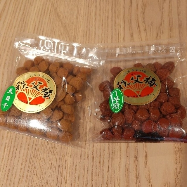 秩父梅 天日干&しそ漬 セット 山叶本舗 小梅 食品/飲料/酒の加工食品(漬物)の商品写真