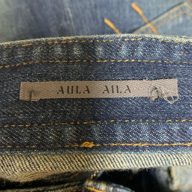 AULA AILA(アウラアイラ)のハイウエスト　タイトデニムスカート レディースのスカート(ひざ丈スカート)の商品写真