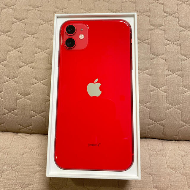 Apple(アップル)の【美品】iPhone 11 (PRODUCT)RED 128 GB スマホ/家電/カメラのスマートフォン/携帯電話(スマートフォン本体)の商品写真