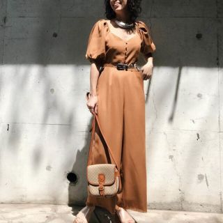 アメリヴィンテージ(Ameri VINTAGE)のMEDI BACK TIE RIBBON ROMPERS(オールインワン)