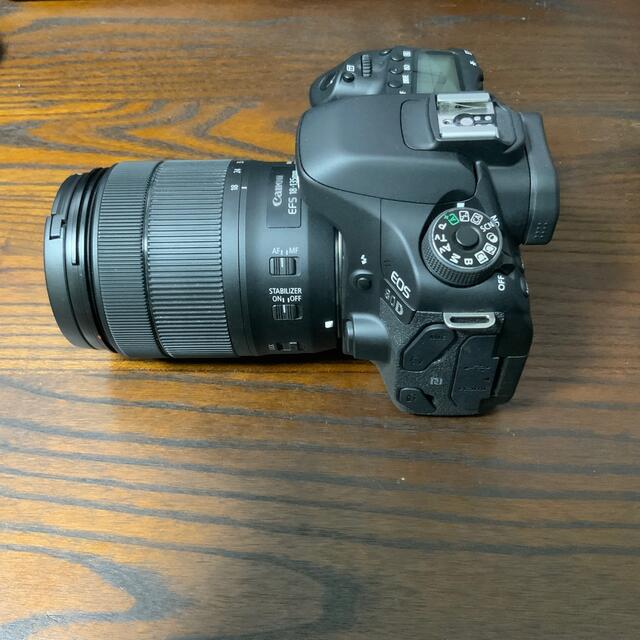 Canon(キヤノン)のCanon EOS 80D(W) EF-S18-135 IS USM レンズ スマホ/家電/カメラのカメラ(デジタル一眼)の商品写真