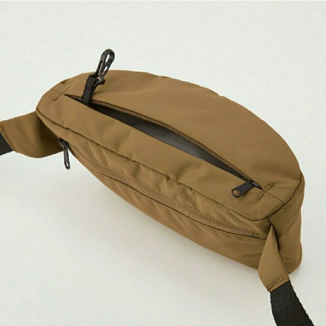 UNIQLO(ユニクロ)のユニクロ　ウエストバッグ　ネイビー メンズのバッグ(ウエストポーチ)の商品写真