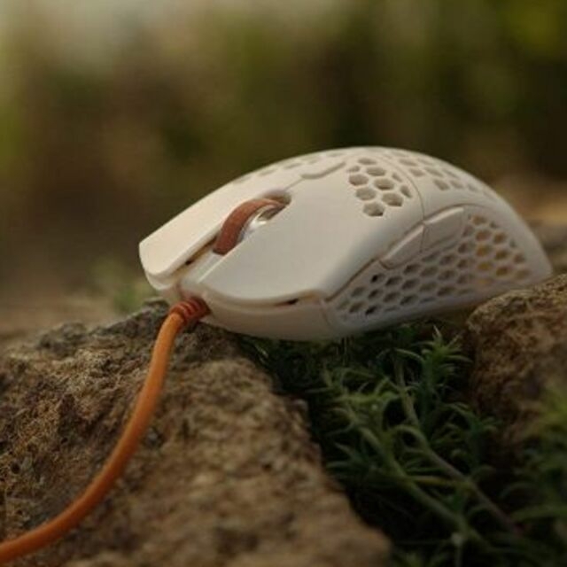 送込 Finalmouse Ultralight 2 CAPE TOW ① スマホ/家電/カメラのPC/タブレット(PC周辺機器)の商品写真