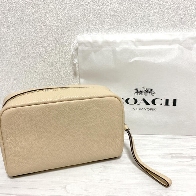 COACH(コーチ)のコーチ　バスキア　コラボ　ポーチ　新品　コスメポーチ レディースのファッション小物(ポーチ)の商品写真