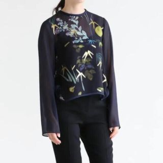 マメ(mame)のmamekurogouchi Floral Lame Printed Tops(カットソー(長袖/七分))