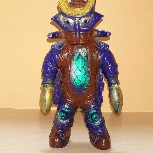テンペラー星人のソフビですポピー キングザウルスシリーズ テンペラー テンペラー星人のソフビですポピー キングザウルスシリーズ テンペラー