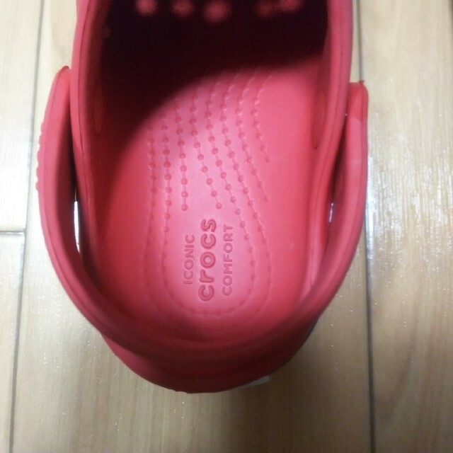 crocs(クロックス)のクロックス サンダル  キッズCROCS 204537 ペッパー グラファイト キッズ/ベビー/マタニティのベビー靴/シューズ(~14cm)(サンダル)の商品写真