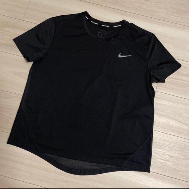 NIKE(ナイキ)のNIKEスポーツウェア レディースのトップス(Tシャツ(半袖/袖なし))の商品写真