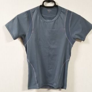 ユニクロ(UNIQLO)のユニクロ Body Tech Tシャツ Sサイズ(トレーニング用品)