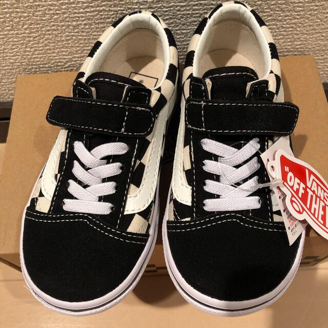 VANS(ヴァンズ)のピロペン様専用　Vans old skool  & ミッキー ニット キッズ/ベビー/マタニティのキッズ靴/シューズ(15cm~)(スニーカー)の商品写真