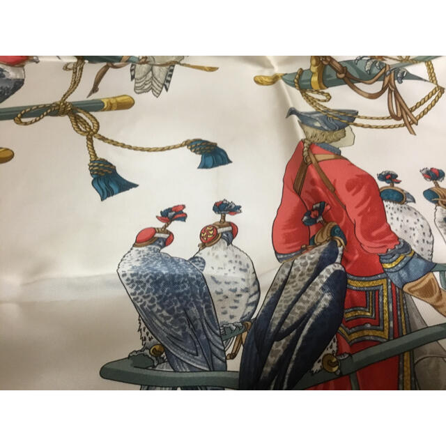 Hermes 王の鳥たち カレ90スカーフの通販 by ブルーベリー｜エルメスならラクマ - エルメス 新作特価