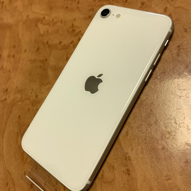 新品　iPhone SE第2世代　ホワイト　64Gのサムネイル