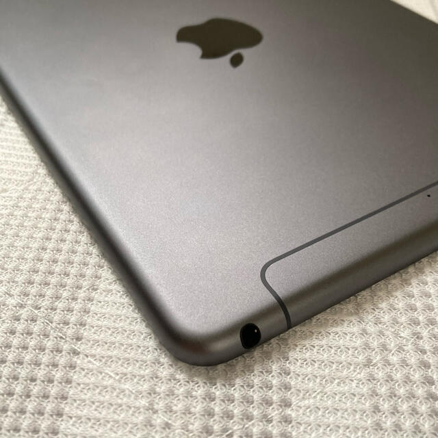 Apple(アップル)のiPad mini 5 64GB Wi-Fi+セルラー スペースグレイ スマホ/家電/カメラのPC/タブレット(タブレット)の商品写真