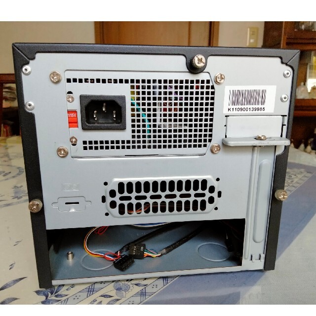 MINI-ITX 300W電源搭載 PCケース スマホ/家電/カメラのPC/タブレット(PCパーツ)の商品写真