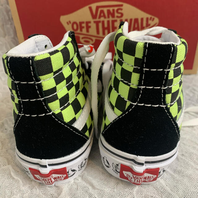 VANS(ヴァンズ)のVANS チェッカーハイカットスニーカー　キッズ18cm キッズ/ベビー/マタニティのキッズ靴/シューズ(15cm~)(スニーカー)の商品写真