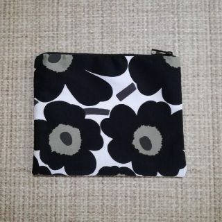 マリメッコ(marimekko)のマリメッコ　ハンドメイドポーチ(ポーチ)