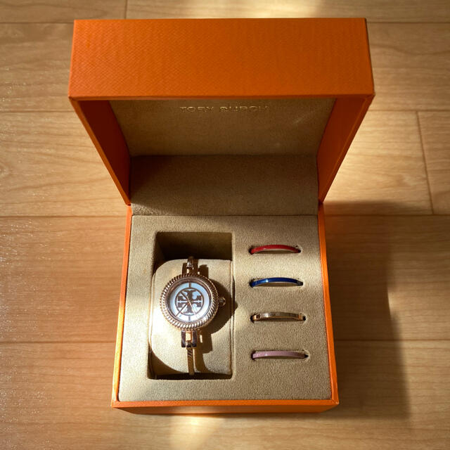 Tory Burch(トリーバーチ)のTory Burch 時計　バングル レディースのファッション小物(腕時計)の商品写真