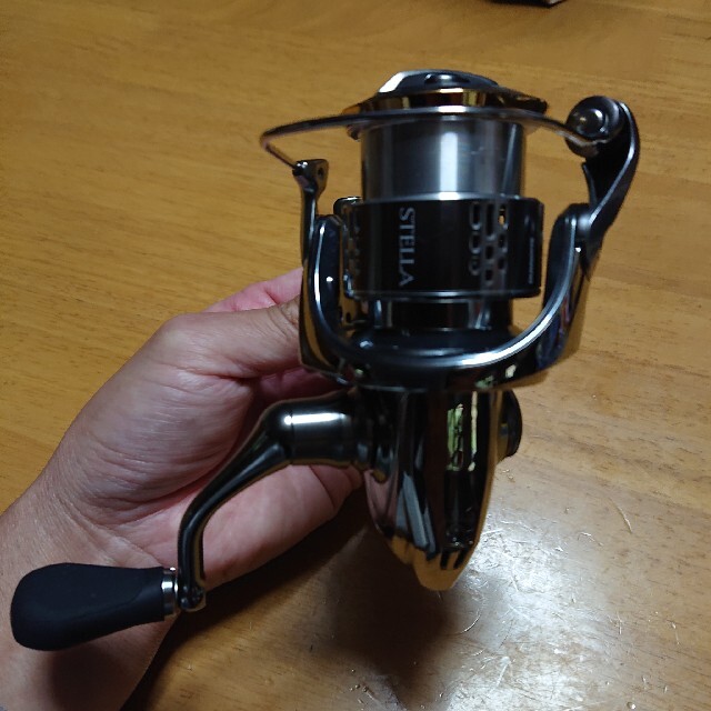 SHIMANO(シマノ)の18ステラC2500SHG！近々値上げします！！ スポーツ/アウトドアのフィッシング(リール)の商品写真