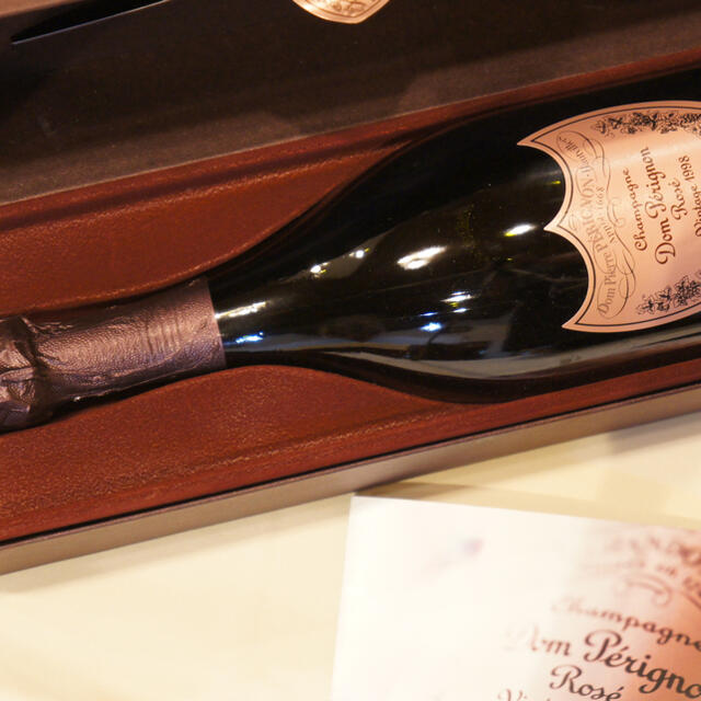Dom Pérignon(ドンペリニヨン)のドンペリニヨン　ロゼ　1998 750ml 正規品 食品/飲料/酒の酒(ワイン)の商品写真